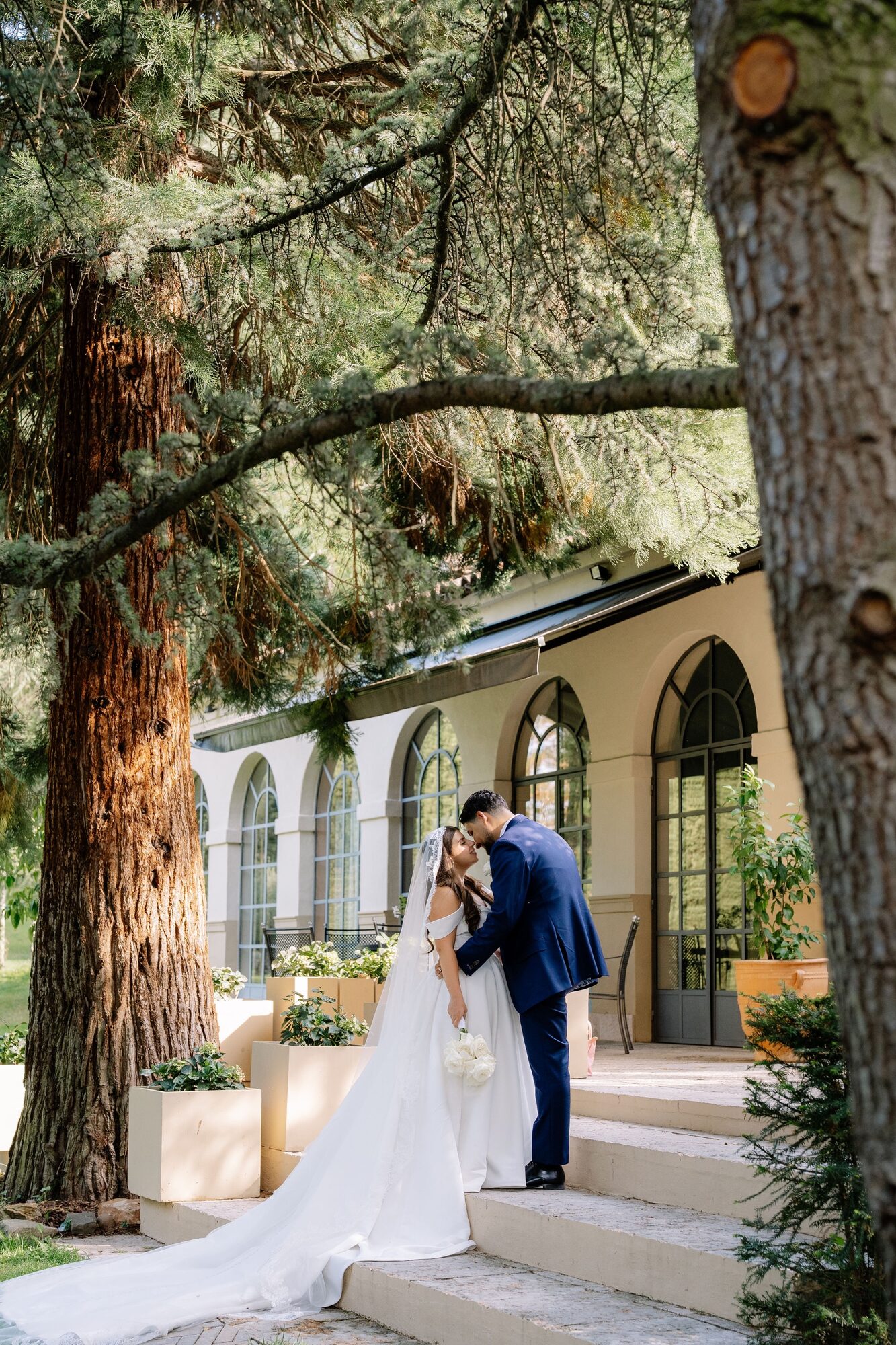 Hochzeitsfotograf Morrhof Großkarlbach – Paar vor der Orangerie
